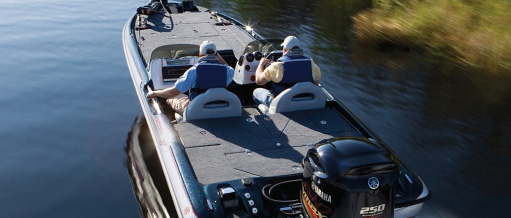 VMAX Sho motor on boat